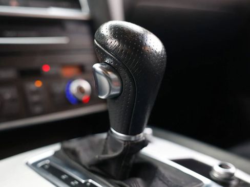 Used 2010 Audi Q7 3.6 Premium image 34