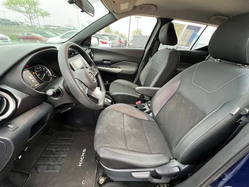 Used 2019 Nissan Kicks SV FWD image 16