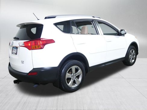 Used 2015 Toyota RAV4 XLE AWD/4WD image 7
