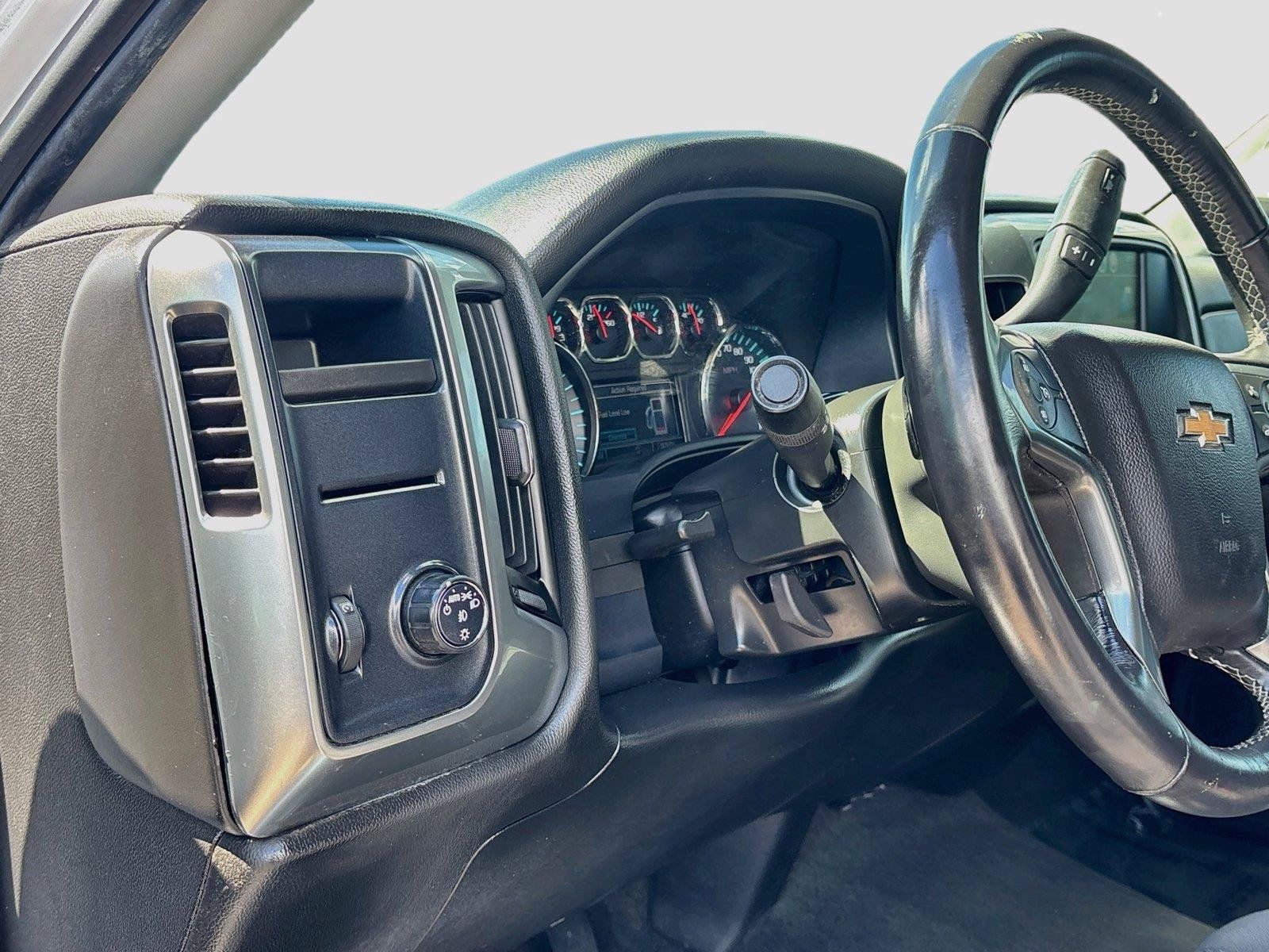 Used 2017 Chevrolet Silverado 1500 LT w/ LT Convenience Package RWD image 10