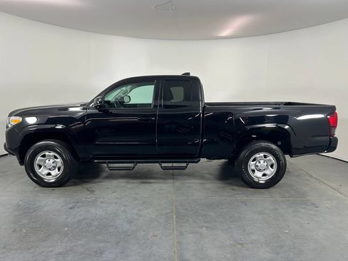 Used 2021 Toyota Tacoma SR w/ SR Convenience Package RWD image 2