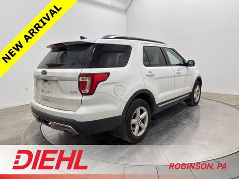 Used 2017 Ford Explorer XLT w/ Equipment Group 201A image 7