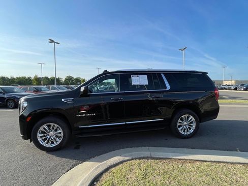 Used 2023 GMC Yukon XL SLT AWD/4WD image 4
