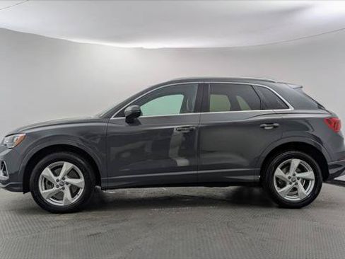 Used 2020 Audi Q3 2.0T Premium w/ Convenience Package AWD/4WD image 3