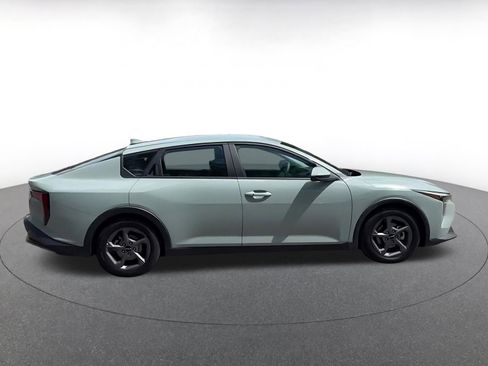 Used 2025 Kia K4 LXS image 16