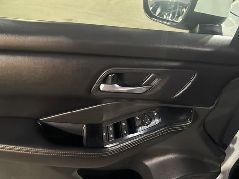 Used 2024 Nissan Rogue SV image 14