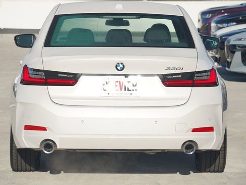Used 2025 BMW 330i Sedan w/ Convenience Package RWD image 6