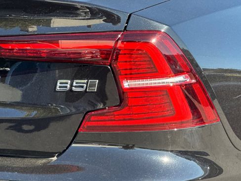 Certified 2025 Volvo S60 B5 Plus AWD/4WD image 13