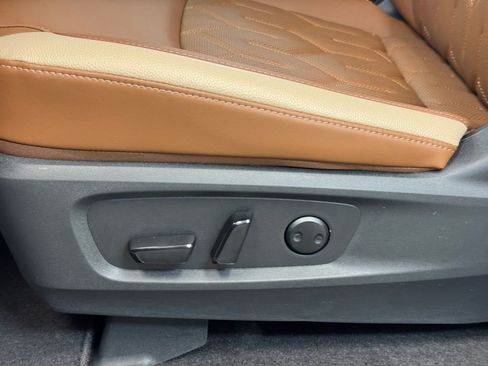 New 2026 Nissan Pathfinder Platinum image 11