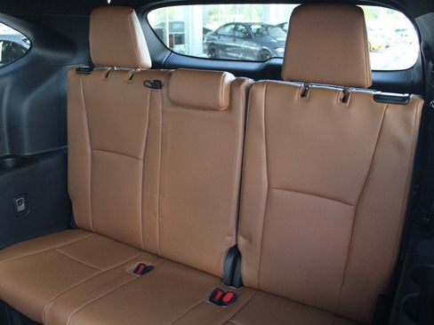 New 2026 Toyota Highlander Platinum image 22