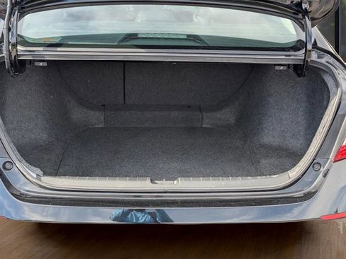 Used 2018 Honda Accord Touring image 10