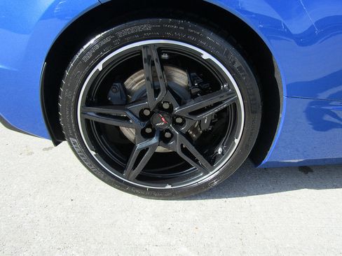 Used 2022 Chevrolet Corvette Stingray Preferred Cpe w/ Z51 Performance Package RWD image 22