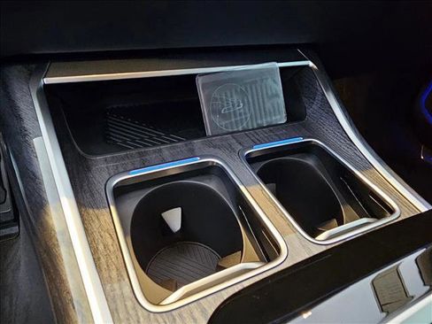 Used 2025 BMW i7 M70 image 17