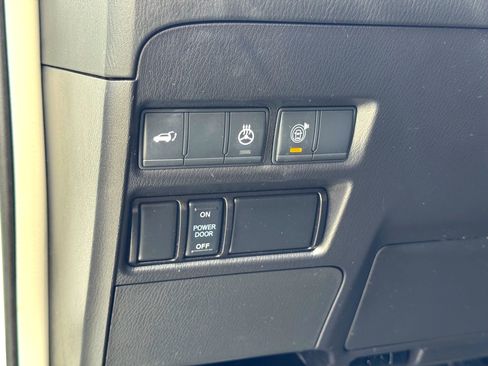 Used 2021 Nissan Armada Platinum w/ Captain's Chairs Package image 15