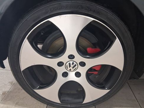 Used 2010 Volkswagen GTI 4-Door FWD image 12