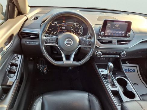 Used 2024 Nissan Altima 2.5 SR FWD image 9