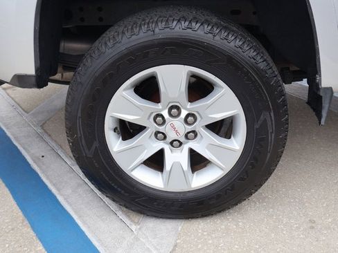 Used 2016 GMC Canyon SLE w/ SLE Convenience Package image 8