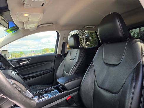 Used 2019 Ford Edge Titanium w/ Cold Weather Package AWD/4WD image 12
