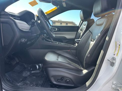 Used 2024 Jeep Compass Limited image 15