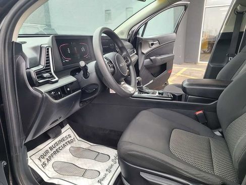 Used 2023 Kia Sportage LX image 13
