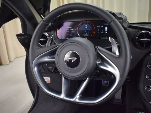 New 2026 McLaren 750S image 23