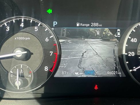 Used 2021 Genesis G90 3.3T Premium RWD image 20