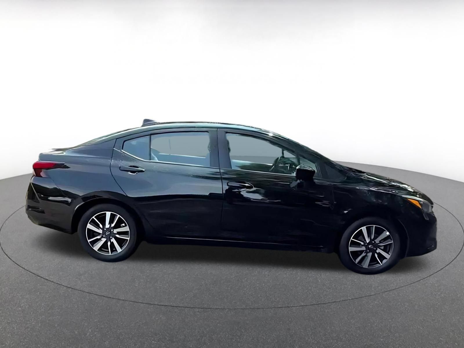 Used 2025 Nissan Versa SV FWD image 15