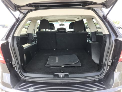 Used 2017 Dodge Journey SE FWD image 19