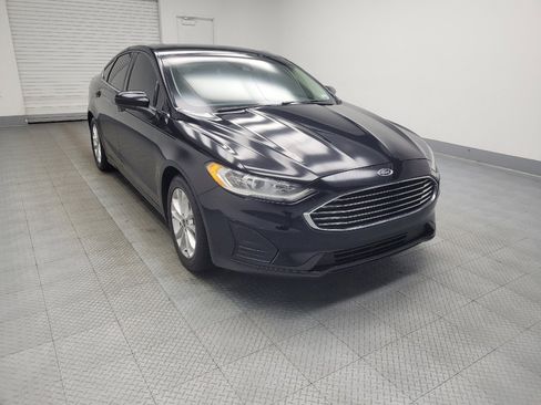 Used 2019 Ford Fusion SE image 13