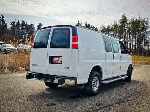 Used 2024 GMC Savana 2500 w/ Driver Convenience Package RWD image 3
