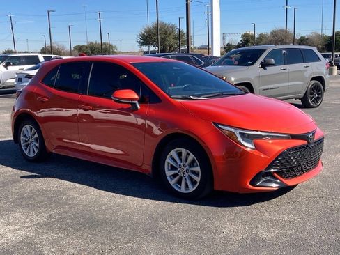 Used 2024 Toyota Corolla SE image 3