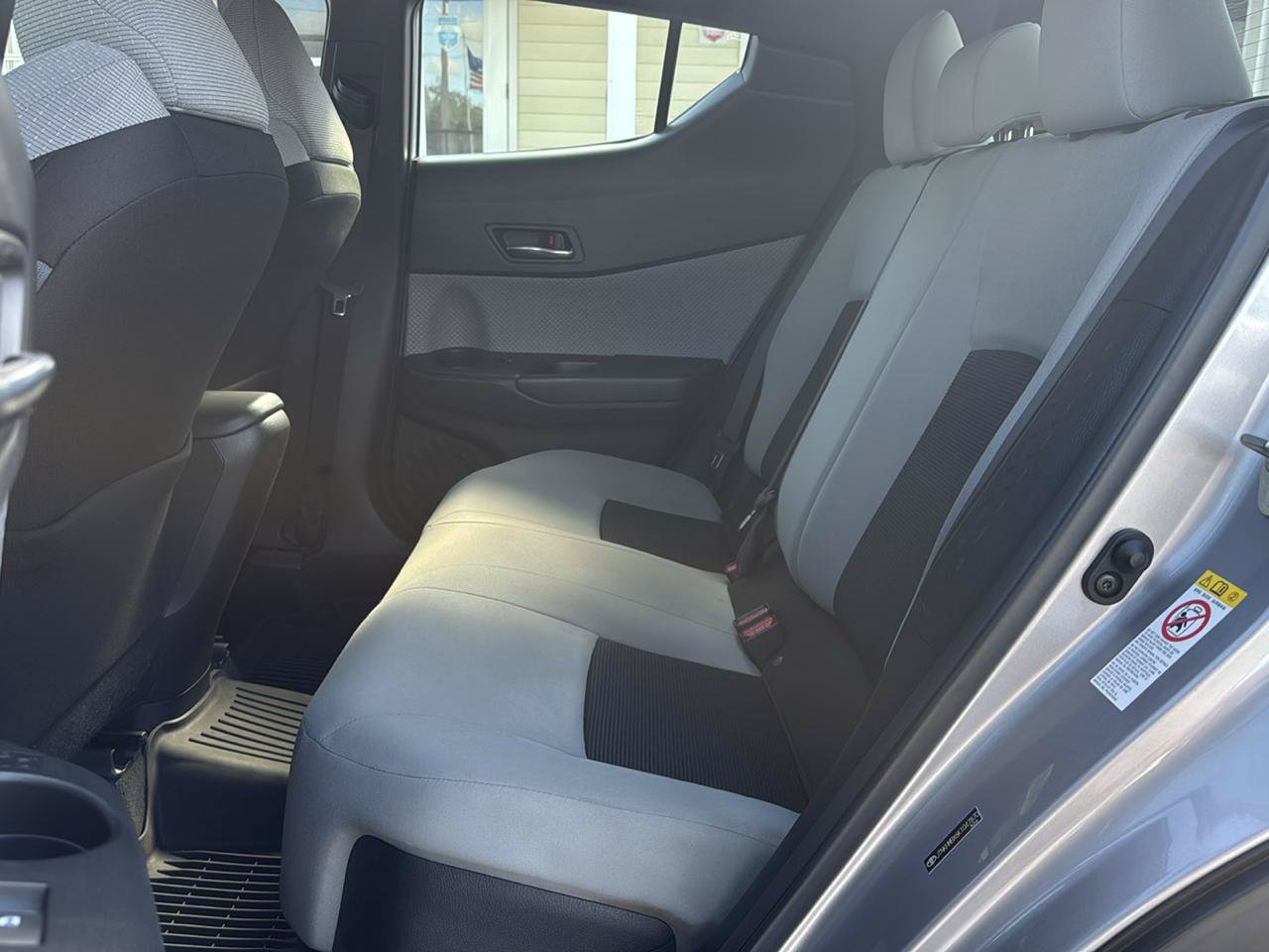 Used 2019 Toyota C-HR XLE FWD image 23