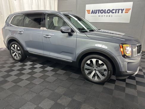 Used 2022 Kia Telluride EX w/ EX Premium Package image 2