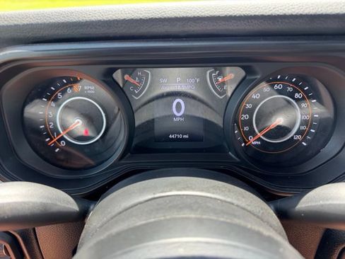 Certified 2024 Jeep Gladiator Sport AWD/4WD image 12