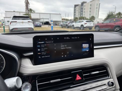 Used 2025 Genesis G70 2.5T image 21