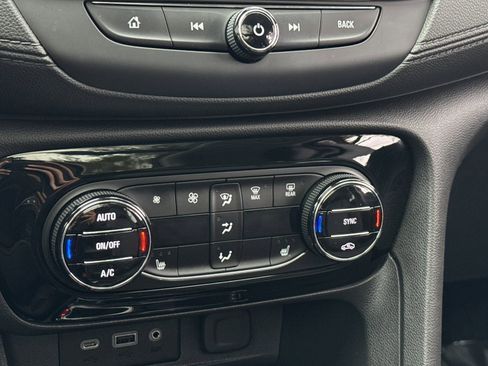 Used 2022 Buick Encore GX Select w/ Experience Buick Package image 17