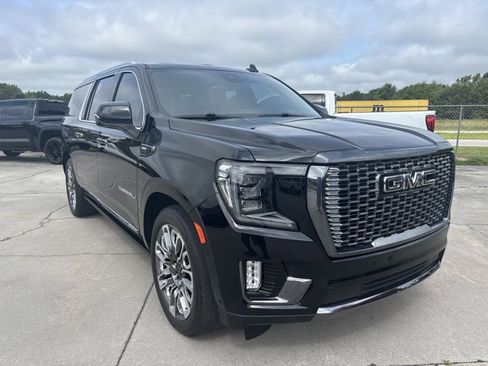 Used 2024 GMC Yukon XL Denali Ultimate image 3