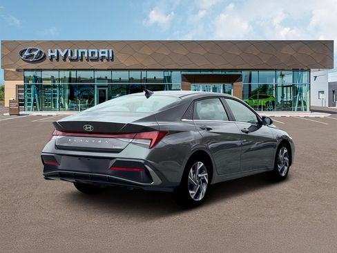 New 2026 Hyundai Elantra Limited image 7