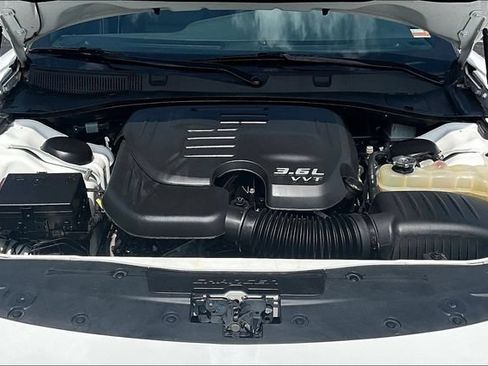 Used 2018 Dodge Charger SXT RWD image 29