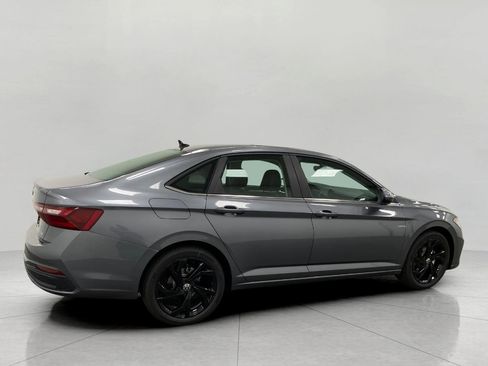 New 2025 Volkswagen Jetta SE image 2