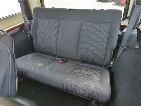 Used 2011 Jeep Wrangler Sahara w/ Connectivity Group AWD/4WD image 20