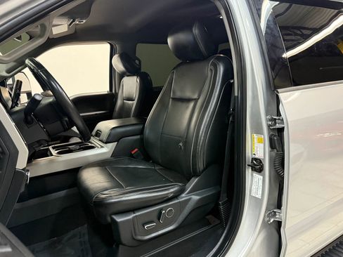 Used 2019 Ford F250 Lariat w/ Lariat Value Package image 16