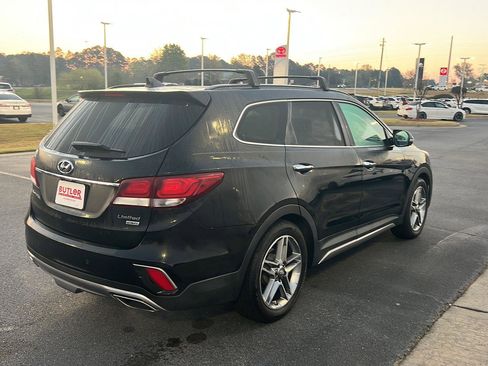 Used 2017 Hyundai Santa Fe Limited image 6