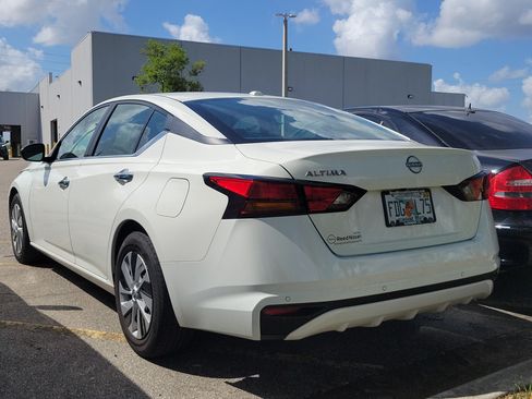 Used 2025 Nissan Altima 2.5 S FWD image 4