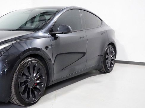 Used 2024 Tesla Model Y Performance image 45