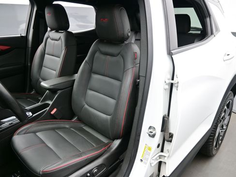 Used 2024 Chevrolet TrailBlazer RS w/ Convenience Package AWD/4WD image 12