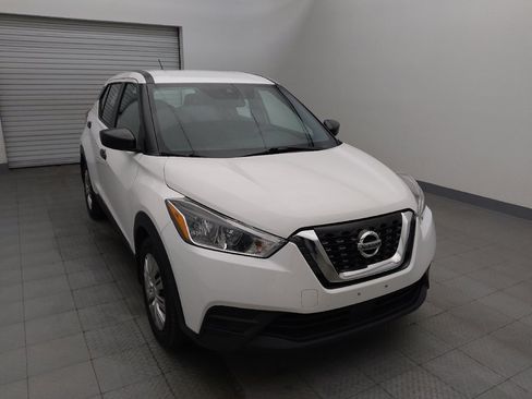 Used 2020 Nissan Kicks S FWD image 14