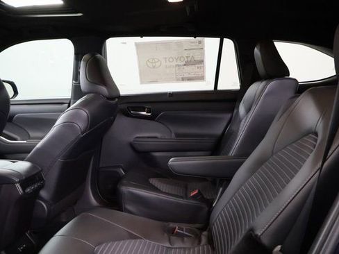 New 2026 Toyota Highlander XSE image 30