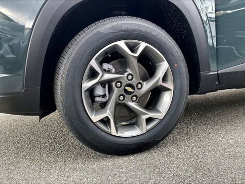 New 2026 Chevrolet Trax LT w/ LT Convenience Package FWD image 8