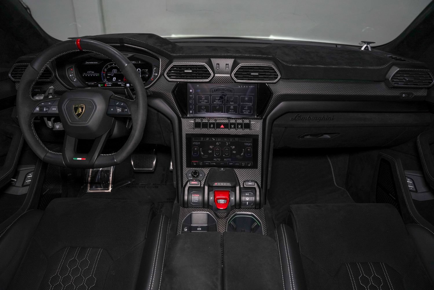 Used 2023 Lamborghini Urus Performante AWD/4WD image 11